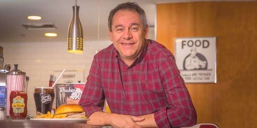 Conheça o empreendedor que trouxe a Johnny Rockets ao país